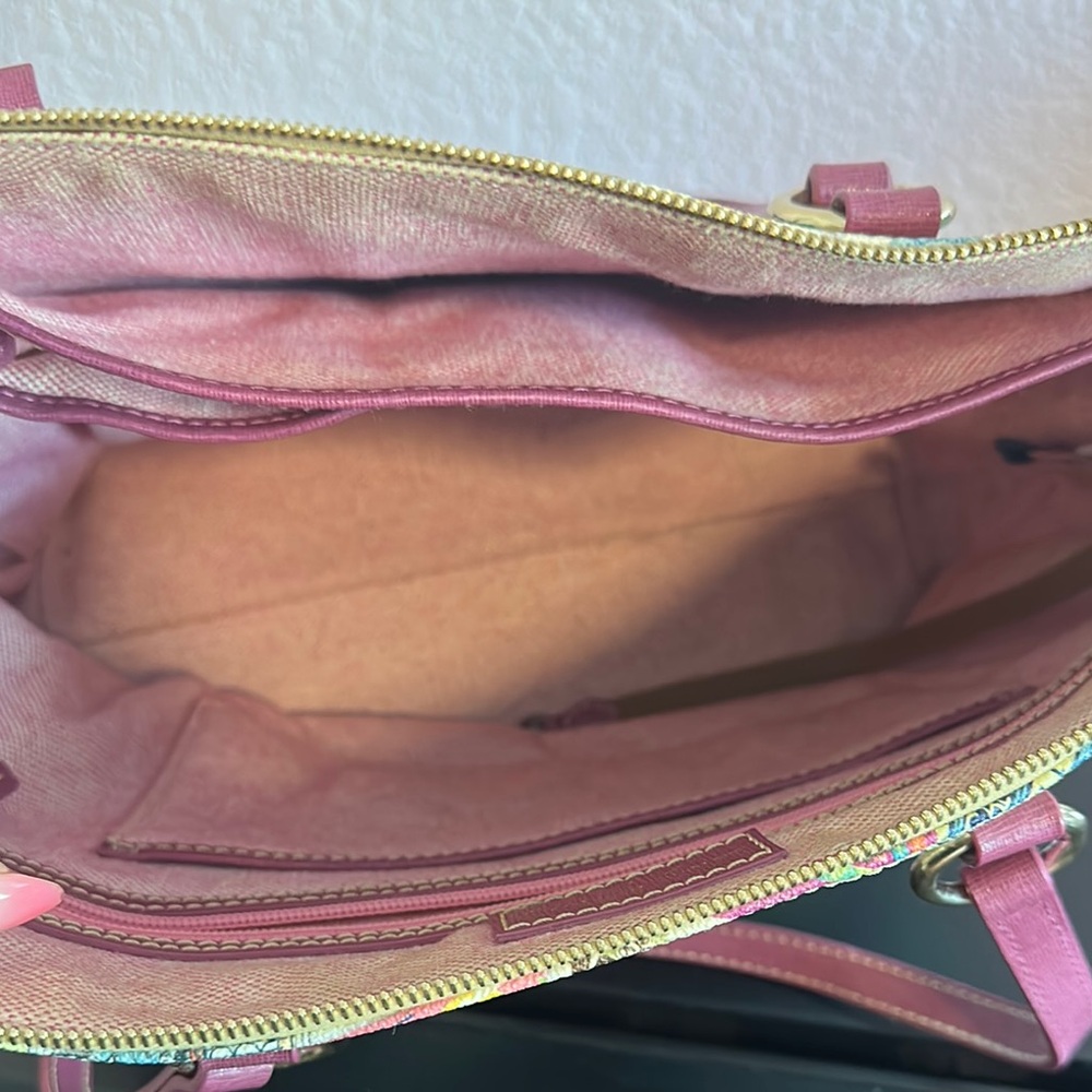 Dooney & Burke Disney Vacation Club Purse - Picture 4 of 7